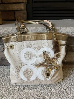 Coach Audrey Canvas Leigh Limited Edition Starfish Tote Bag (Style No.
17024).